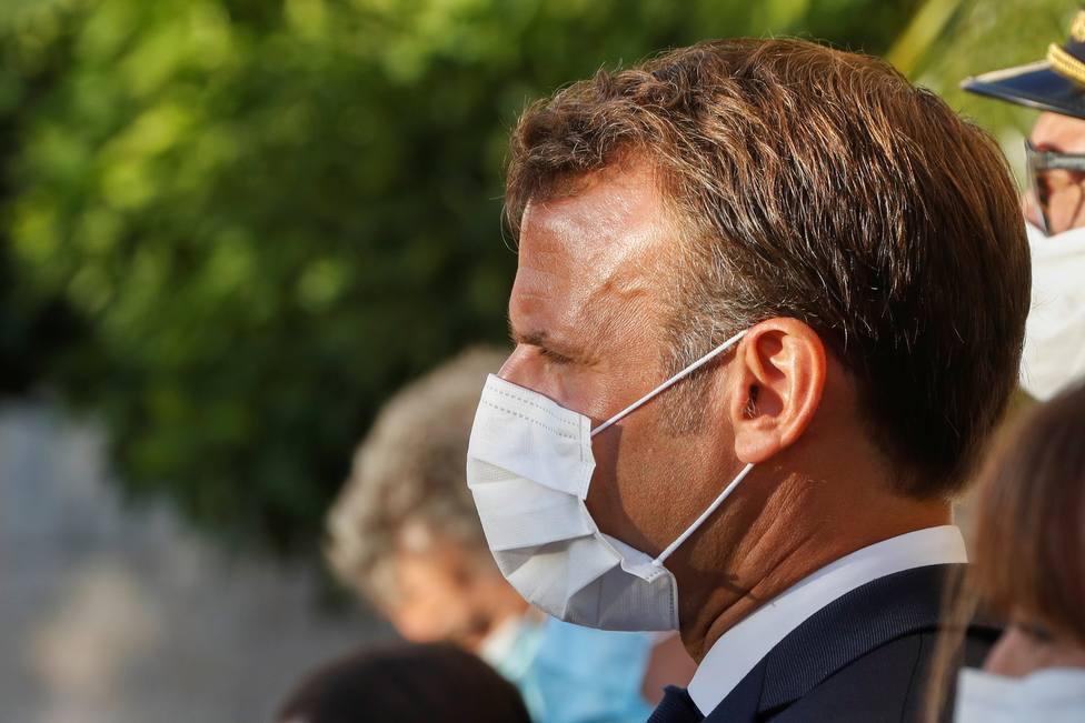 Francia hace obligatorio el uso de la mascarilla en los lugares de trabajo