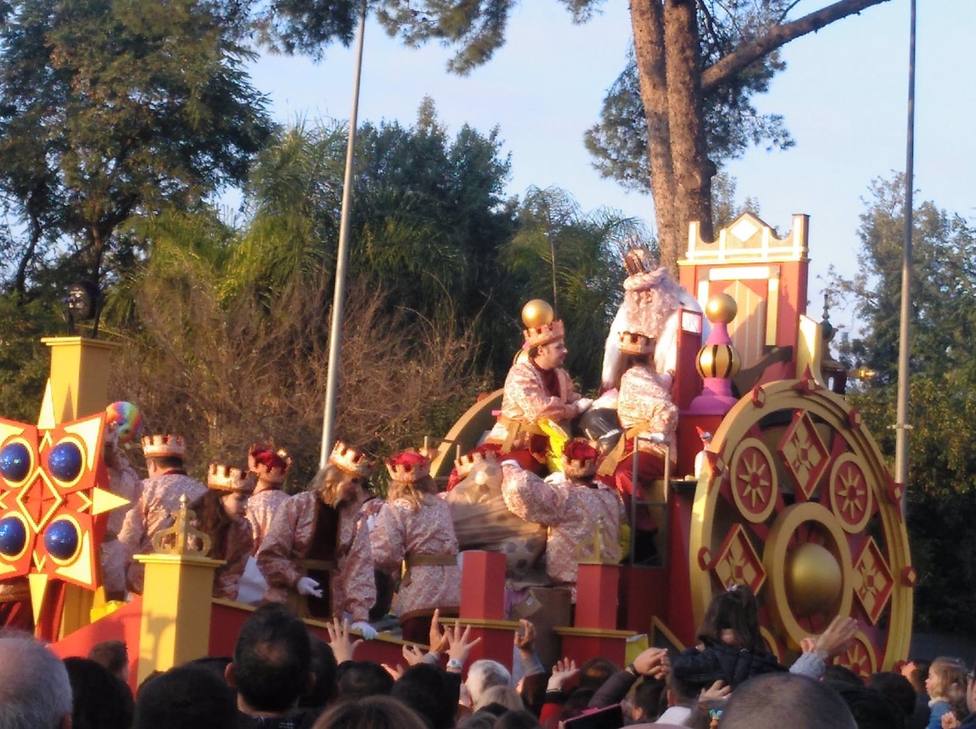 El Ayuntamiento destina 61.300 euros a la compra de caramelos para la Cabalgata de Reyes con una claúsula Covi