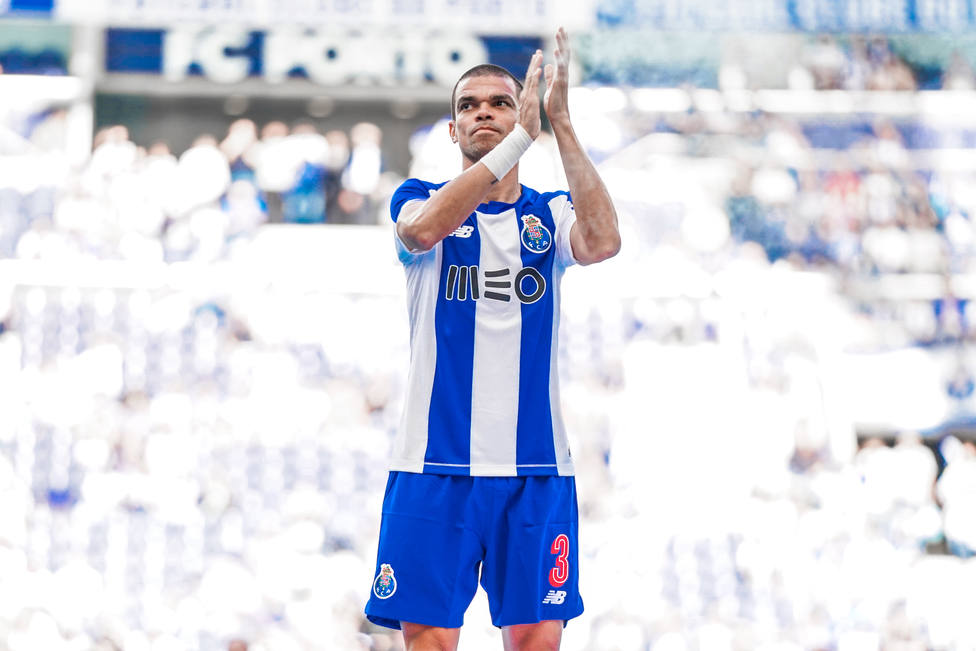 Pepe renueva con el Oporto hasta 2023