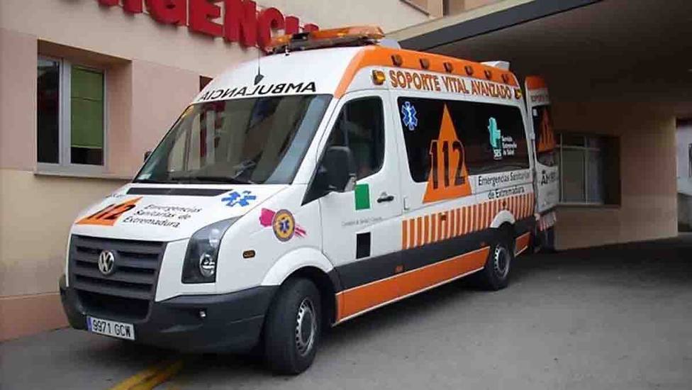 Ambulancia en puerta de urgencias. Foto: EuropaPress