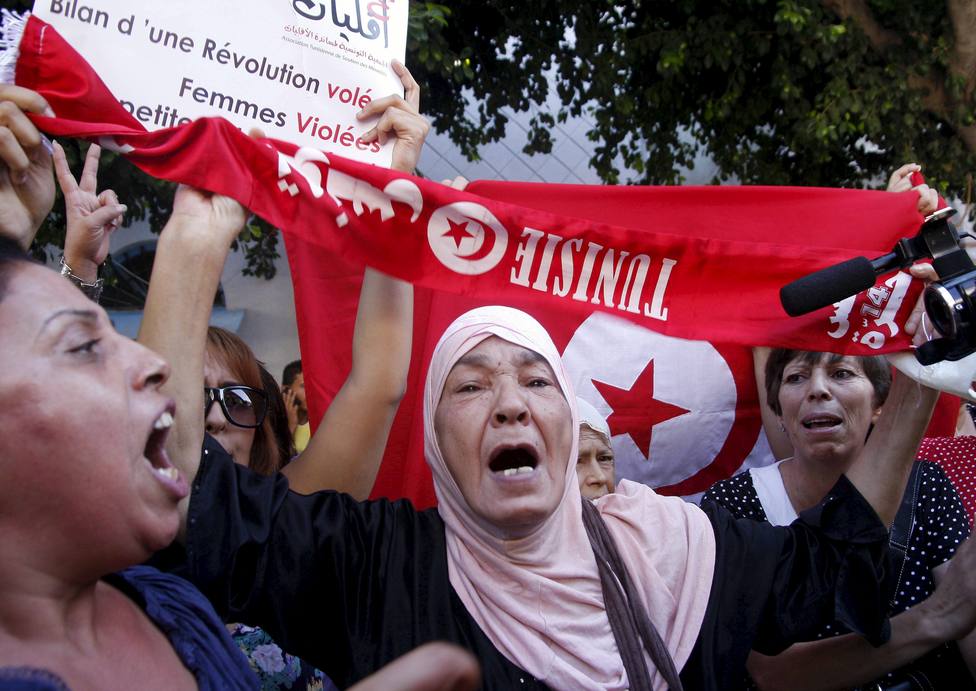 El partido islamista que gobierna Túnez sale a las calles para responder a las manifestaciones de la oposición