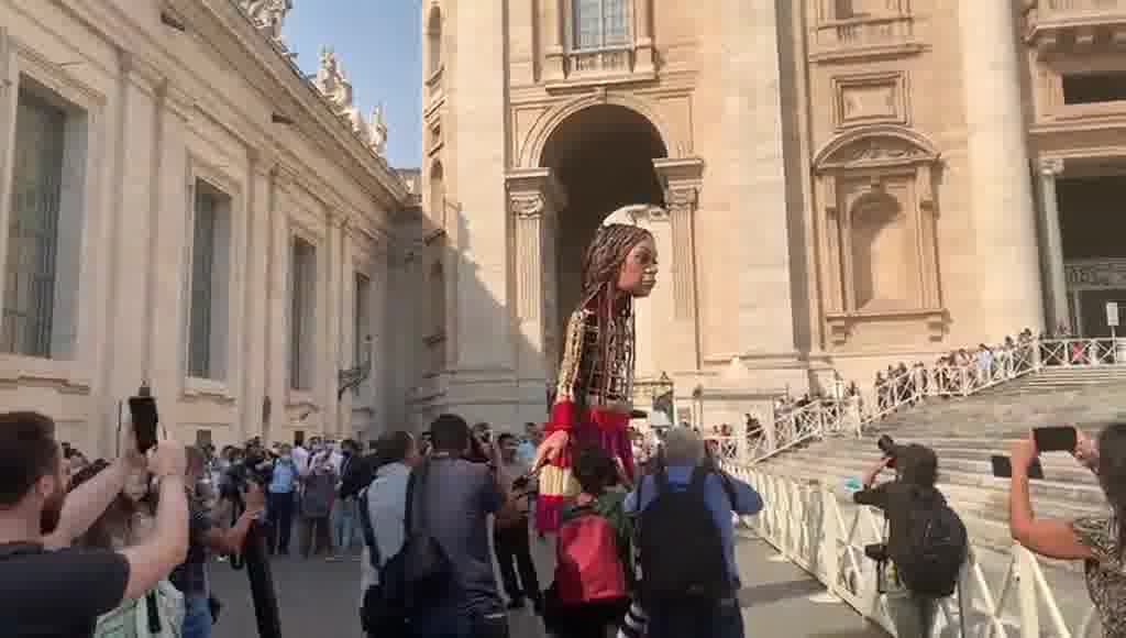 La marioneta Amal en el Vaticano