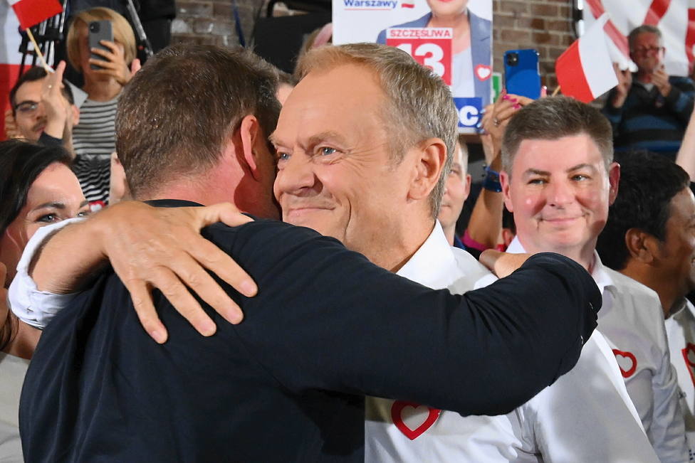 La oposición polaca proclama su victoria tras conocerse los sondeos a pie de urna