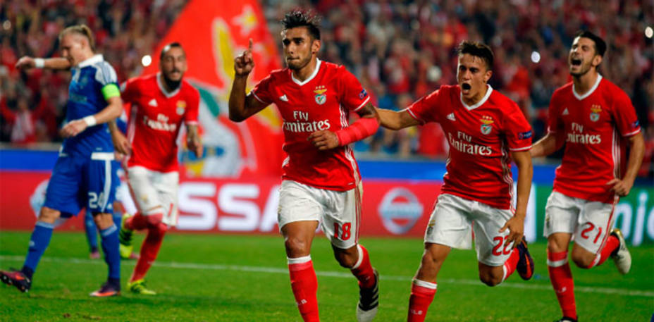 Salvio celebra el gol de la victoria para el Benfica. REUTERS