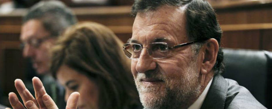 El presidente del Gobierno, Mariano Rajoy en su escaño en el Congreso, donde hoy se celebra la sesión de control al Gobierno. EFE/Paco Campos