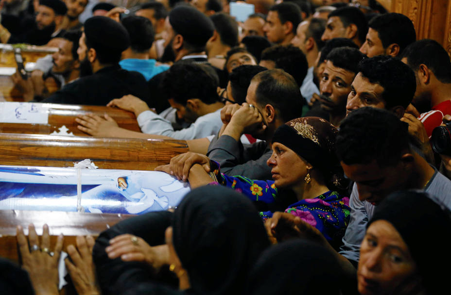 Funeral por los cristianos coptos asesinados en Egipto