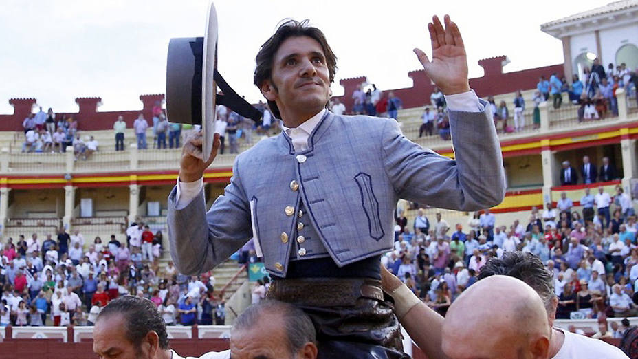 Diego Ventura en su salida a hombros este miércoles en el cierre de la Feria de Cuenca