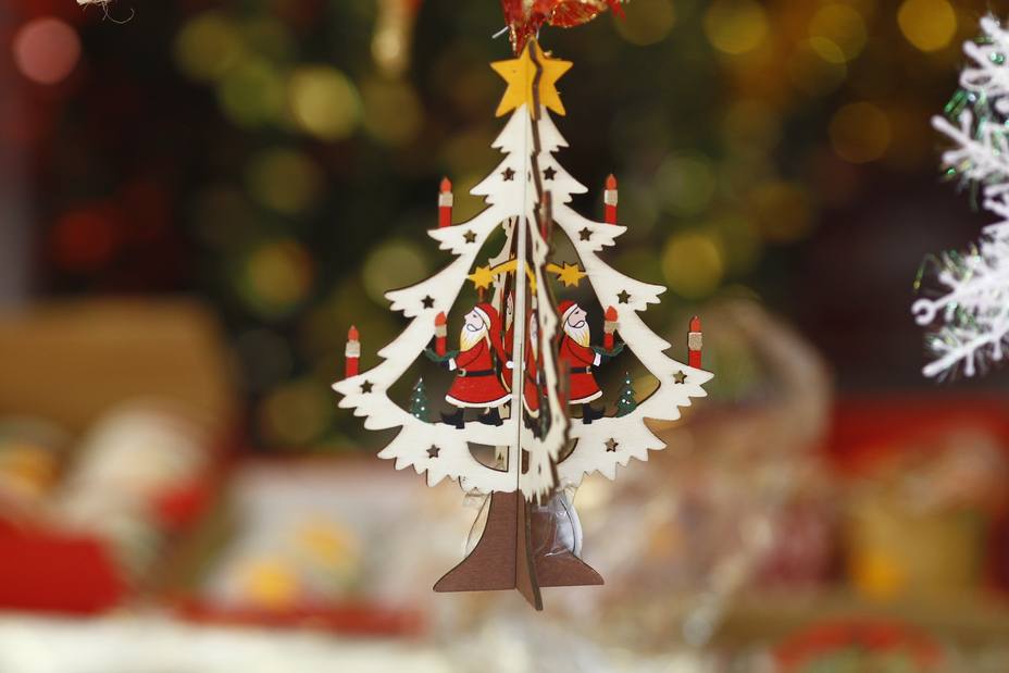 Ocho de cada diez españoles colaboran con alguna causa social en Navidad, según un estudio