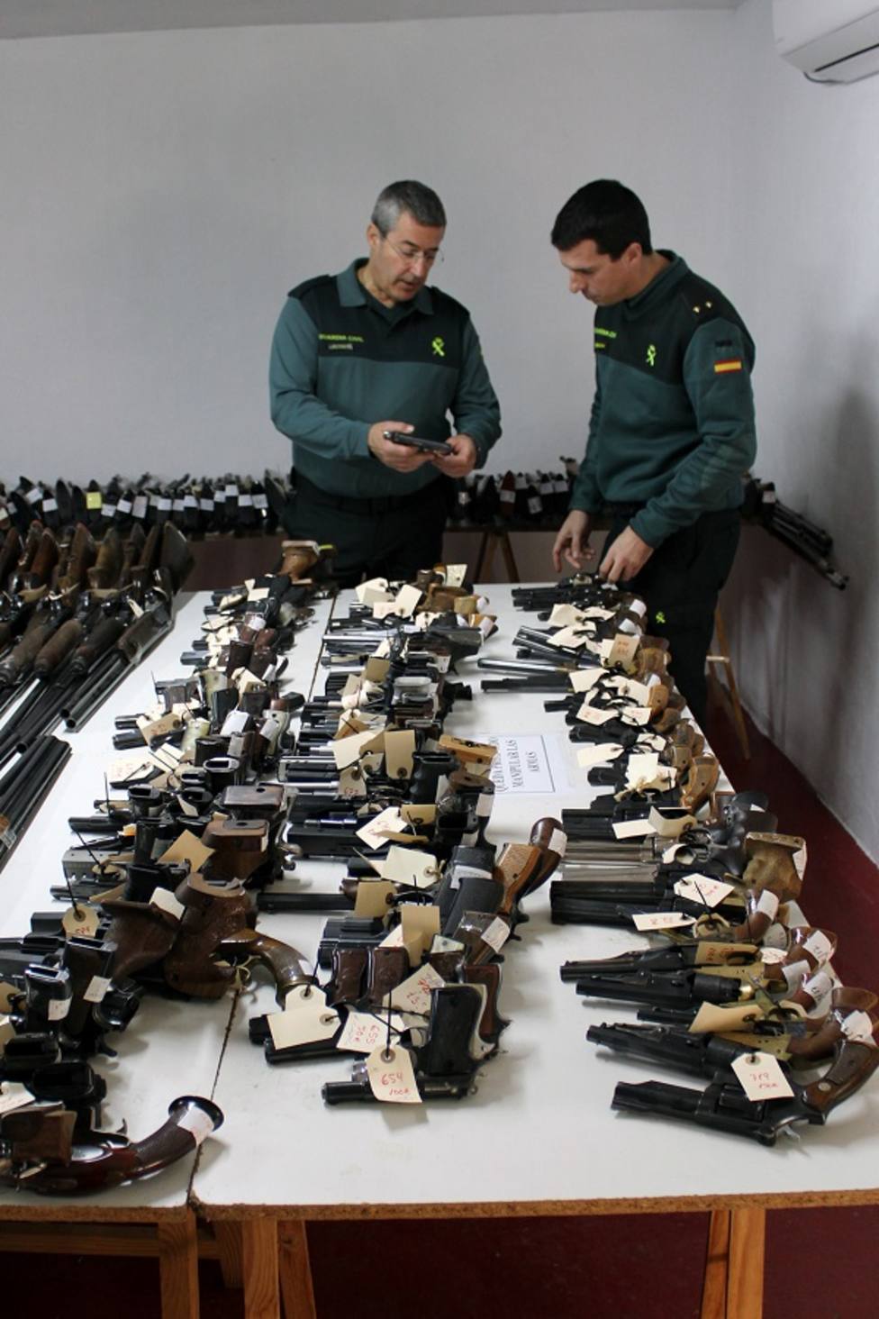 La Guardia Civil de Murcia celebra la exposición-subasta de armas del año 2019