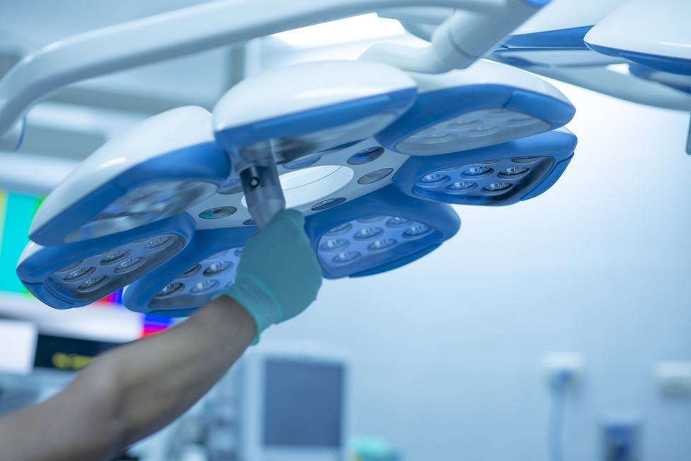 El Hospital Reina Sofía amplía puestos para críticos y reduce un 15 por ciento las cirugías