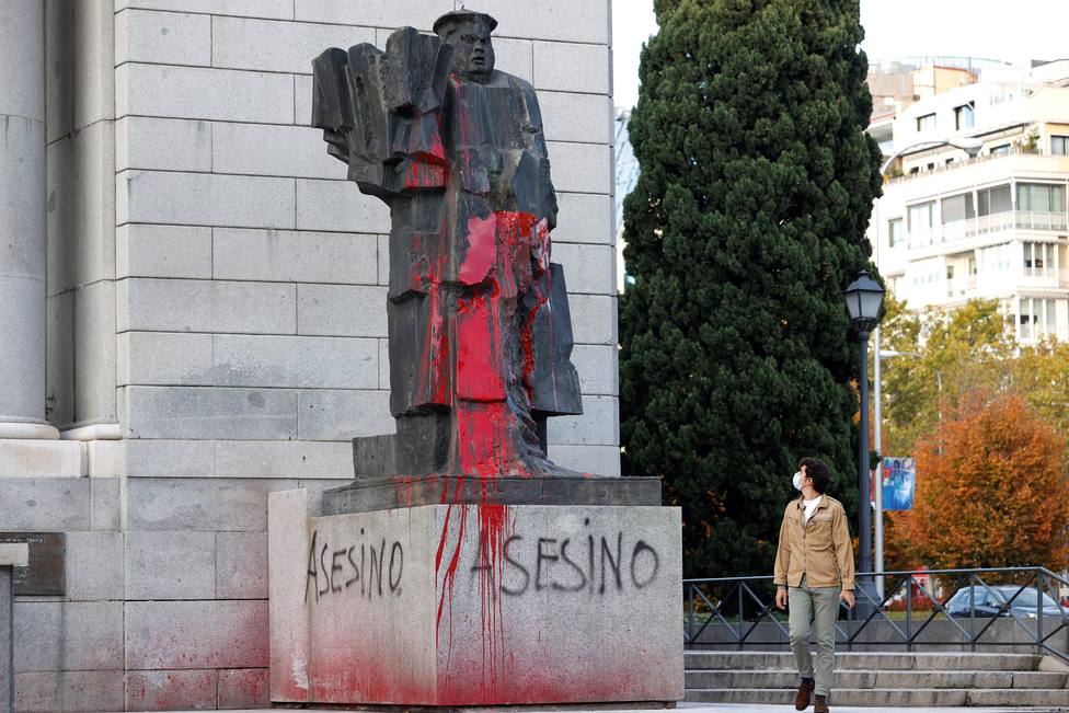 La Justicia impide la retirada de los nombres de Largo Caballero e Indalecio Prieto del callejero de Madrid