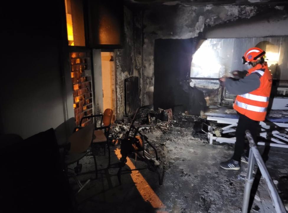 Sucesos.- Un incendio en un geriÃ¡trico de Manresa (Barcelona) deja siete hospitalizados leves