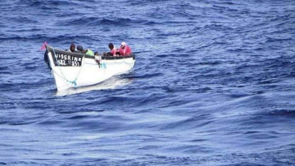 Arriban a Lanzarote 52 inmigrantes de 2 pateras y 3 dicen ser de Irak y Yemen