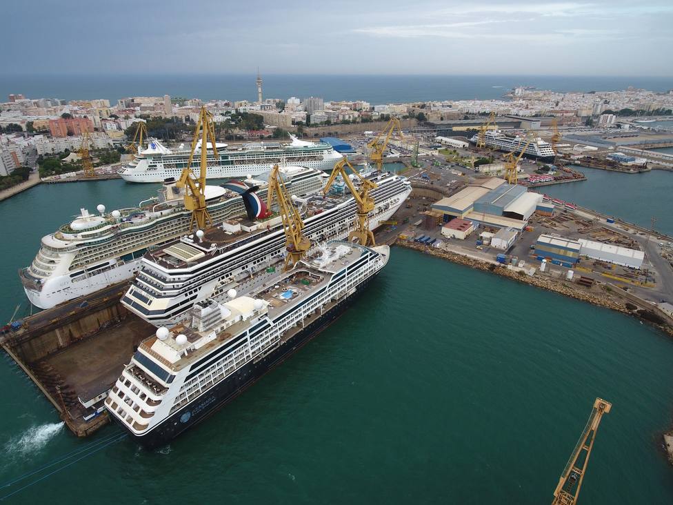 Cruceros en reparación, Navantia Cádiz