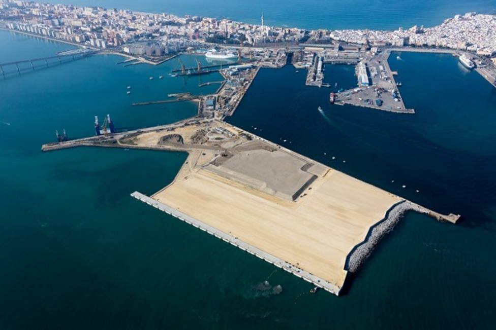 Obras en la nueva Terminal de Contenedores de Cádiz
