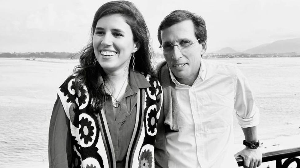 José Luis Martínez-Almeida y su pareja Teresa Urquijo