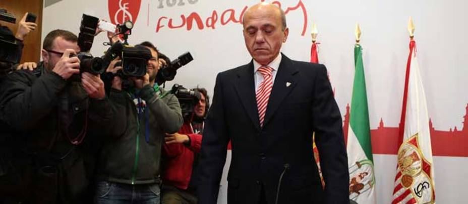 Del Nido, en el momento de su renuncia como presidente del Sevilla. REUTERS