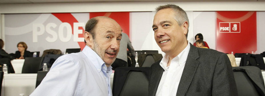 Rubalcaba y Pere Navarro durante el Comité Federal. Foto: PSOE
