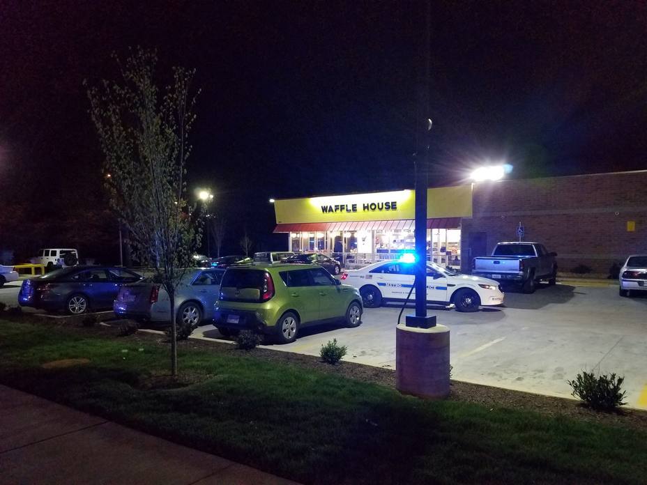 Tres muertos en un tiroteo en un restaurante de Tennessee