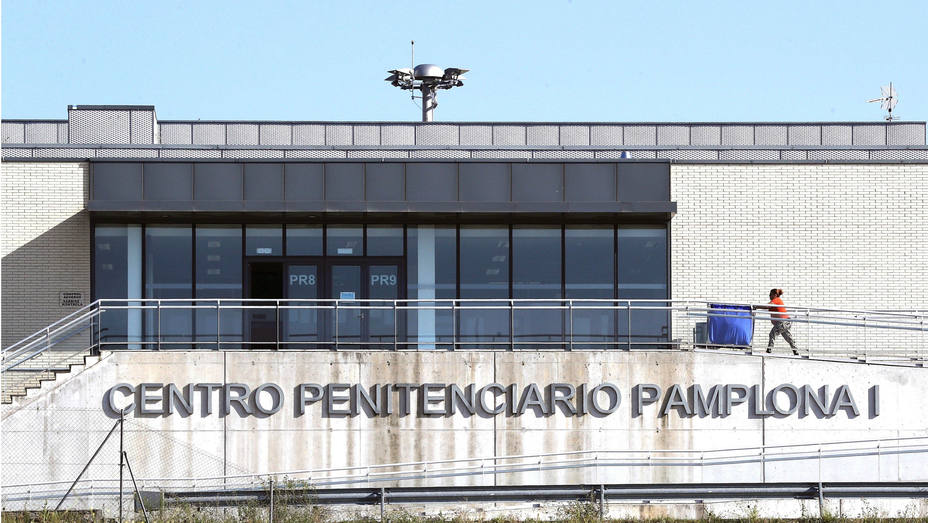 Imagen del exterior de la cárcel de Pamplona donde se encuentras tres de Los cinco miembros de la Manada