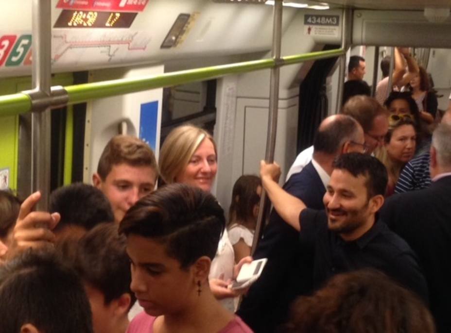 Salvador en el metro con Marzá