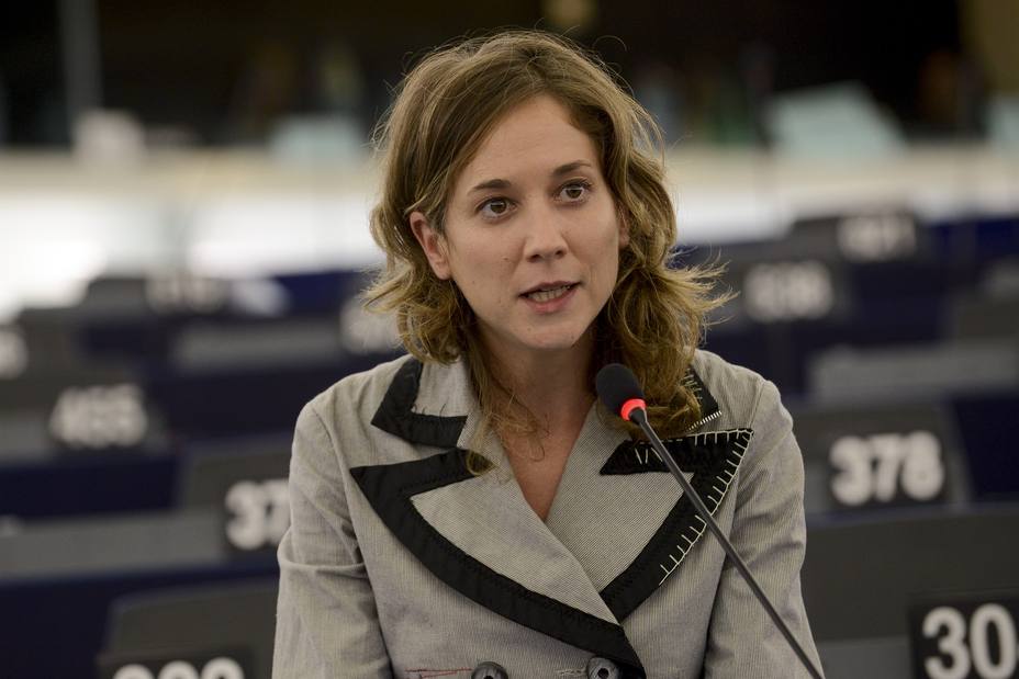 IU denuncia las trabas del Gobierno para impedir a su eurodiputada Marina Albiol el acceso al CIE de Tenerife