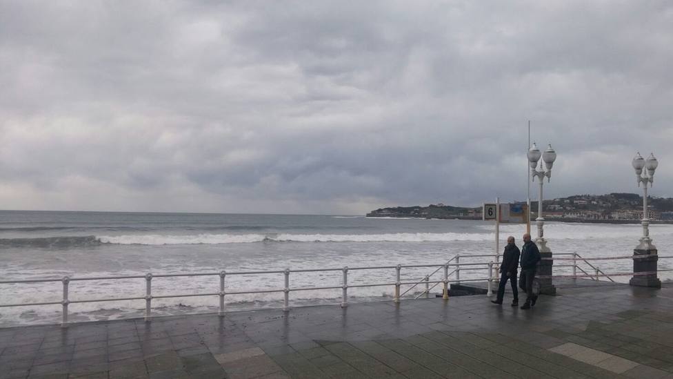 Asturias, otra vez en alerta por olas