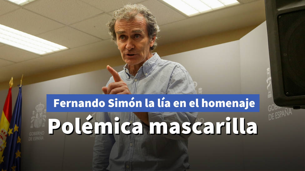 Polémica por la mascarilla que llevaba Fernando Simón durante el homenaje a las víctimas del coronavirus