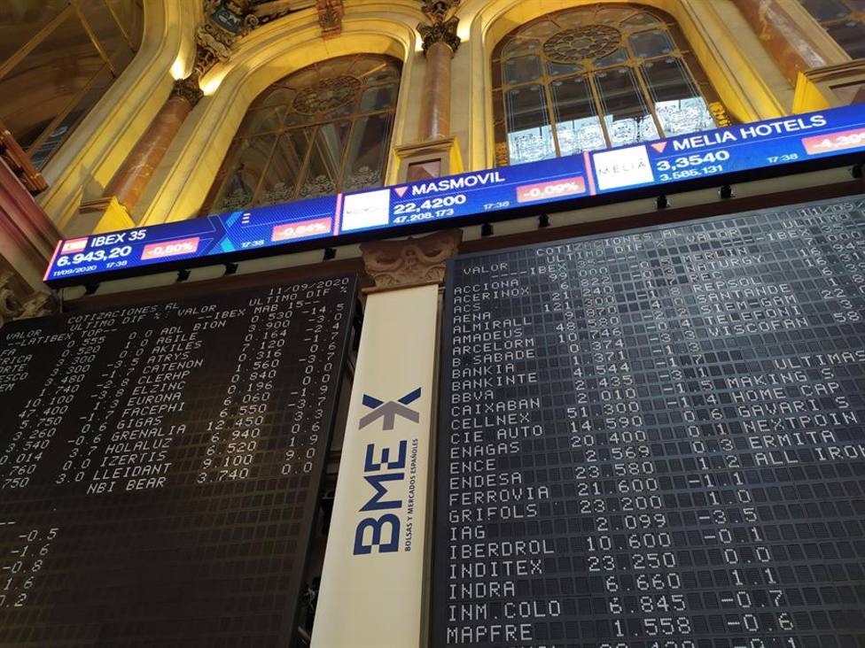 Las pantallas con los valores de la Bolsa de Madrid