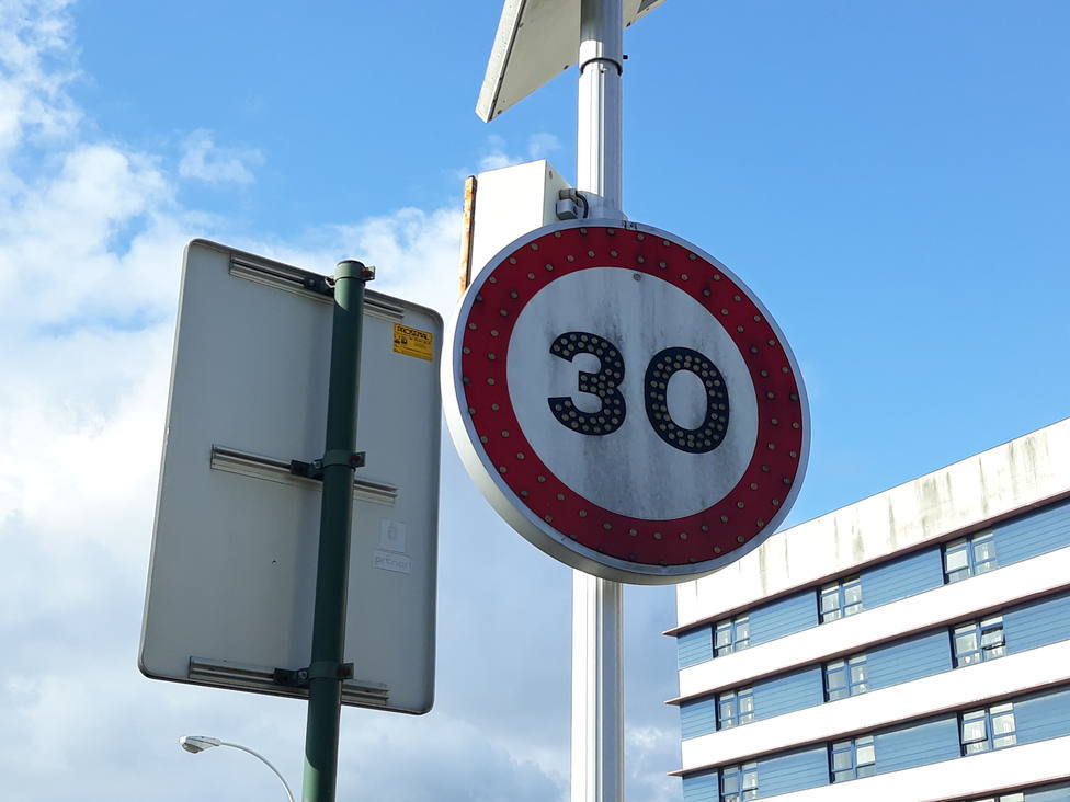 Podemos quiere implantar en Logroño el polémico límite al tráfico de Bilbao a 30 km/h en toda la ciudad