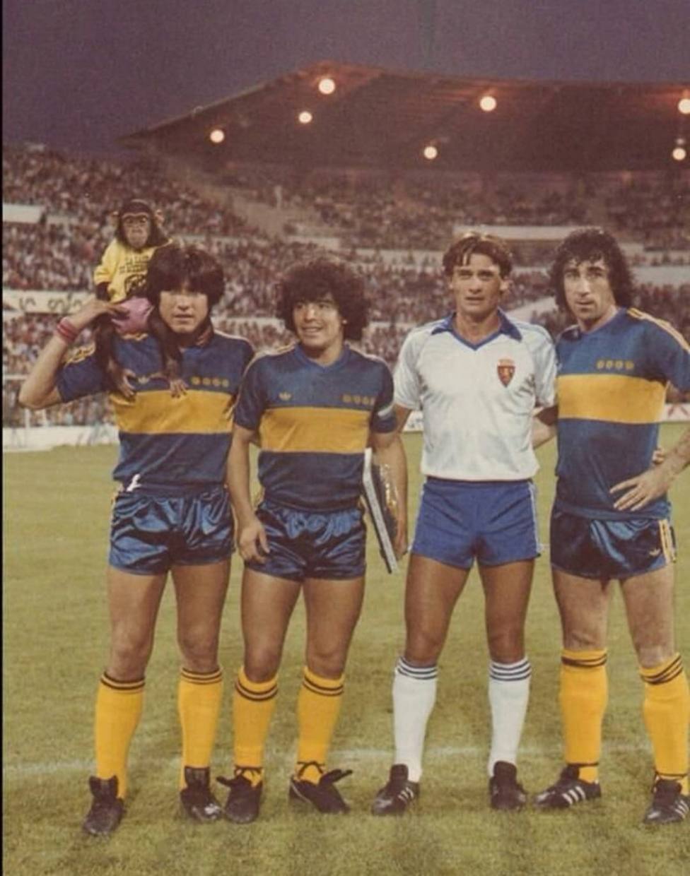 Maradona, Casuco y un mono