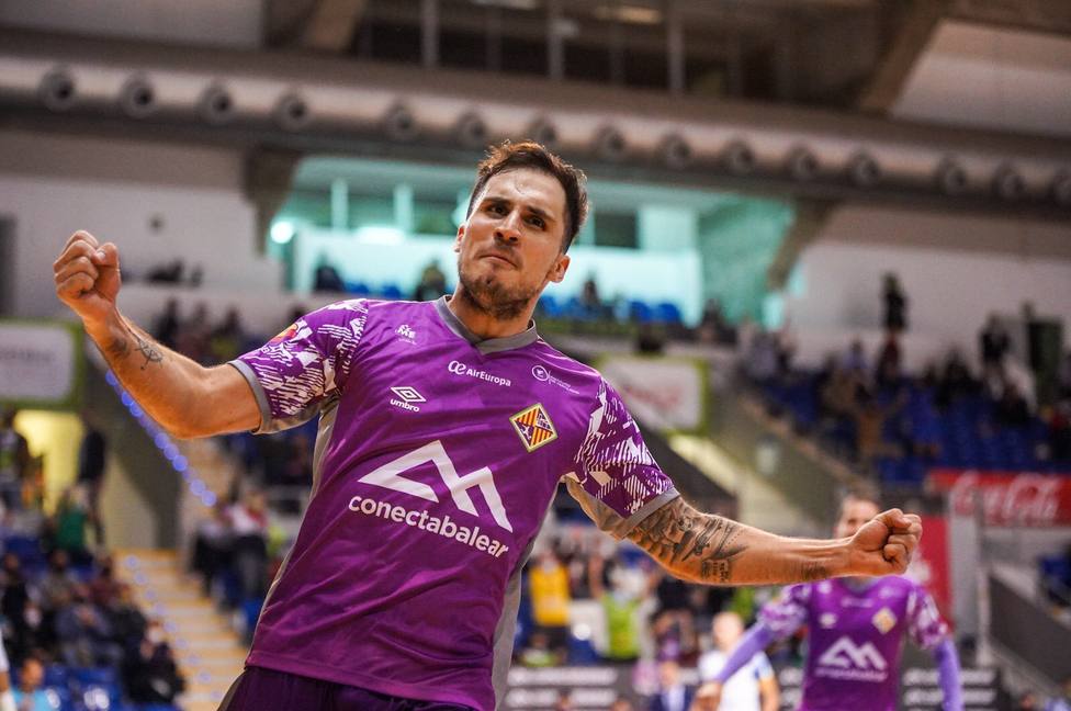 Mati Rosa, celebrando un gol con el Palma Futsal