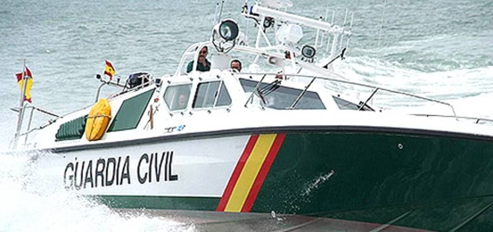 Detenidos los cuatro tripulantes de una narcolancha de última generación frente a la Costa Tropical de Granada
