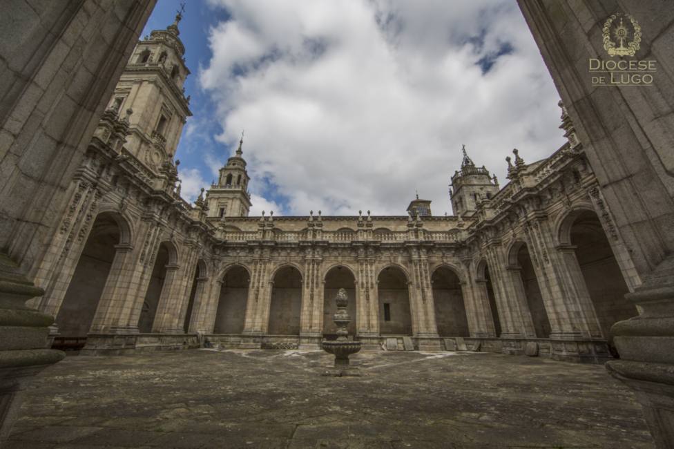 La catedral construida gracias a los bebedores de vino y que Napoleón saqueó, pero no pudo robar