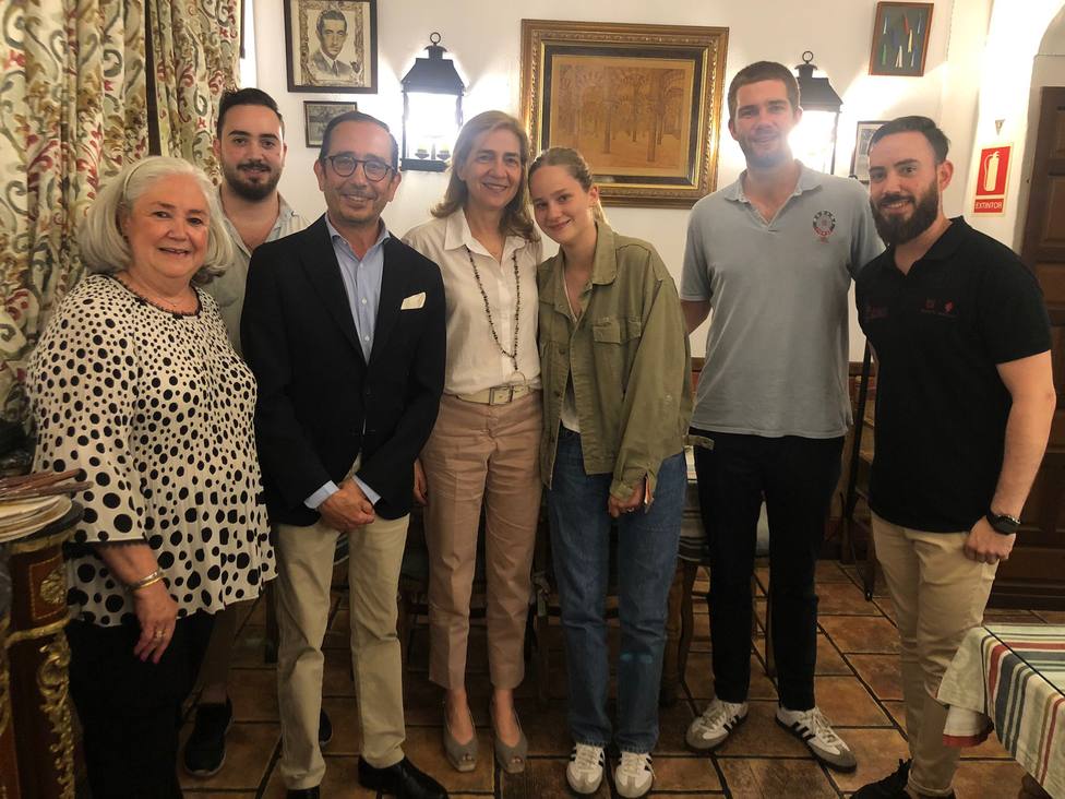 La Infanta Cristina disfruta de la cocina de Casa El Pisto en su visita a Córdoba