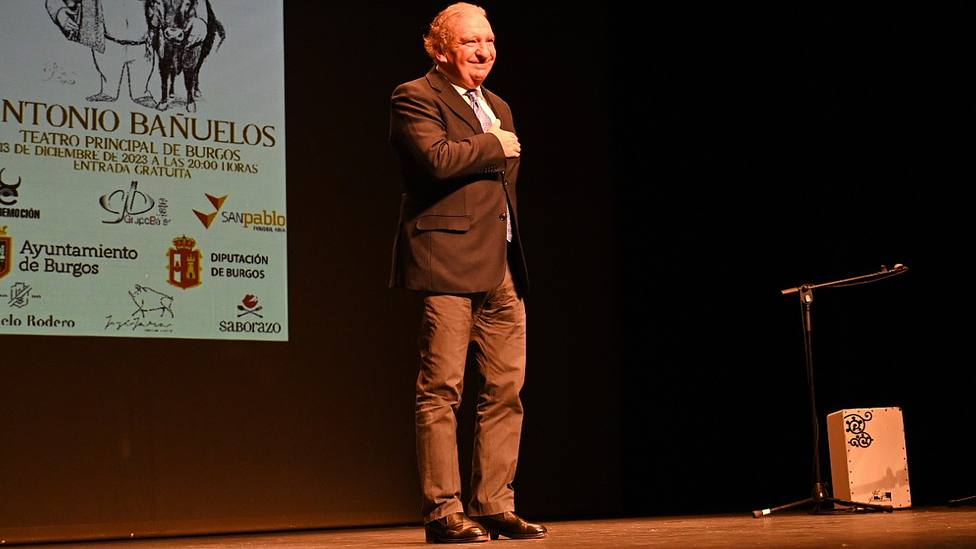 El ganadero Antonio Bañuelos durante el homenaje que recibió en el Teatro Principal de Burgos