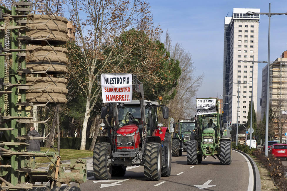 Manifestación frente a la Consejería de Agricultura de Castilla y León