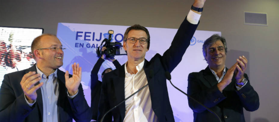Alberto Núñez Feijóo celebra la victoria electoral este 25-S. EFE
