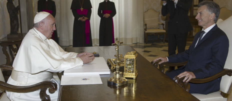 El Papa Francisco y el Presidente de Argentina, Mauricio Macri, durante su audiencia en el Vaticano. Reuters