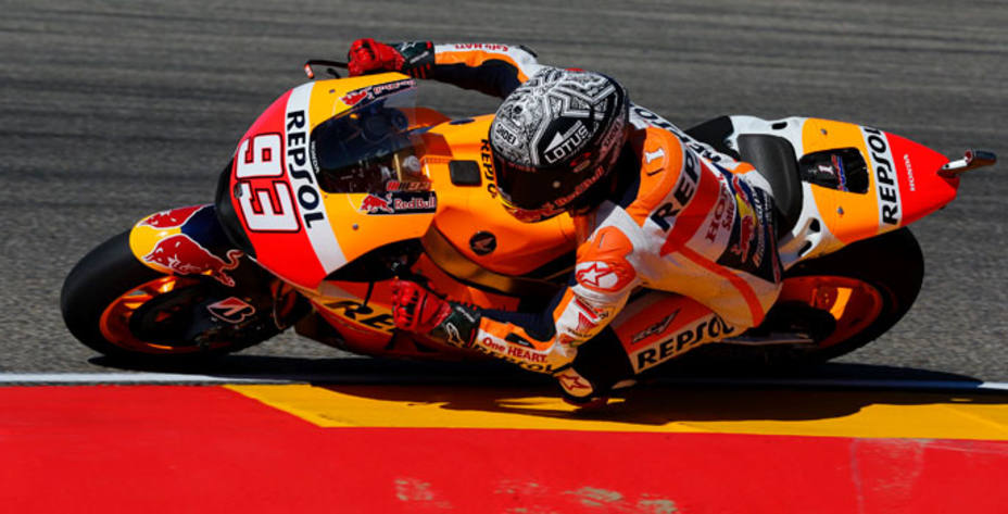 Márquez logró el mejor tiempo en Motorland pese a caerse. Reuters.