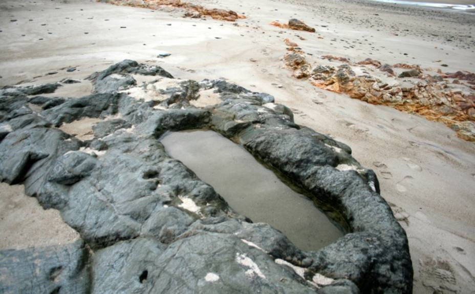 Tumba de la Edad Media en la Playa de Coto, Barreiros