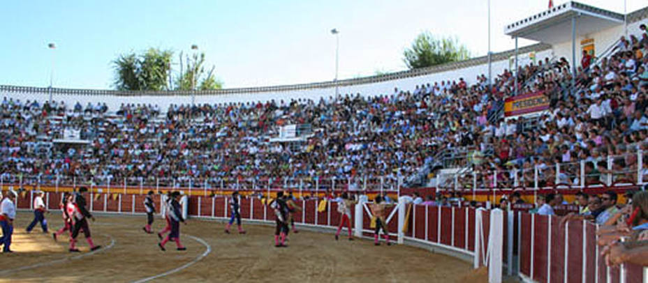 La plaza de toros de Tomelloso acogerá este festejo a finales del mes de agosto. ARCHIVO