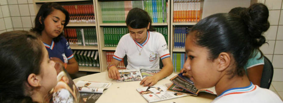 Niños estudiando Foto: flickr