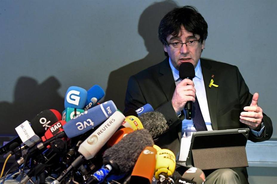 Fiscales españoles dan argumentos a los alemanes para acusar a Puigdemont de rebelión