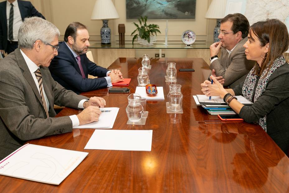 Ábalos anuncia una inversión de 375 millones de euros para infraestructuras ferroviarias en Extremadura