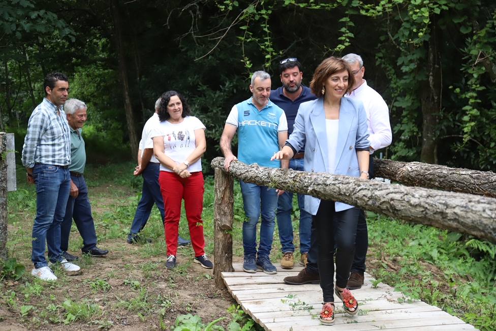 Ángeles Vázquez compromete o apoio da Xunta para a construción dunha pasarela sobre o río Ulla entre Boqueixón e Silleda