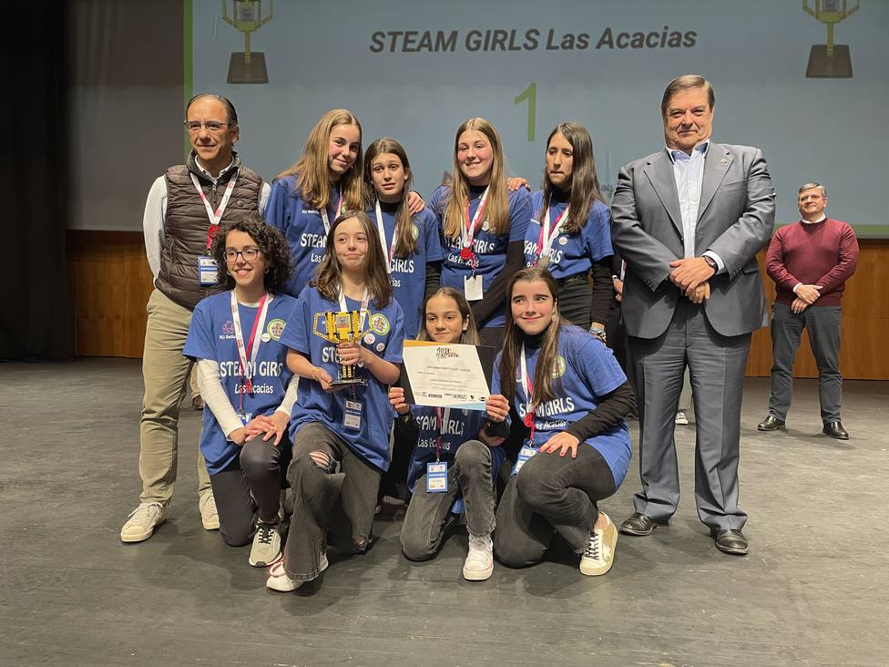 Integrantes del equipo STEAM GIRLS del colegio de Fomento Las Acacias de Vigo. FOTO: UDC