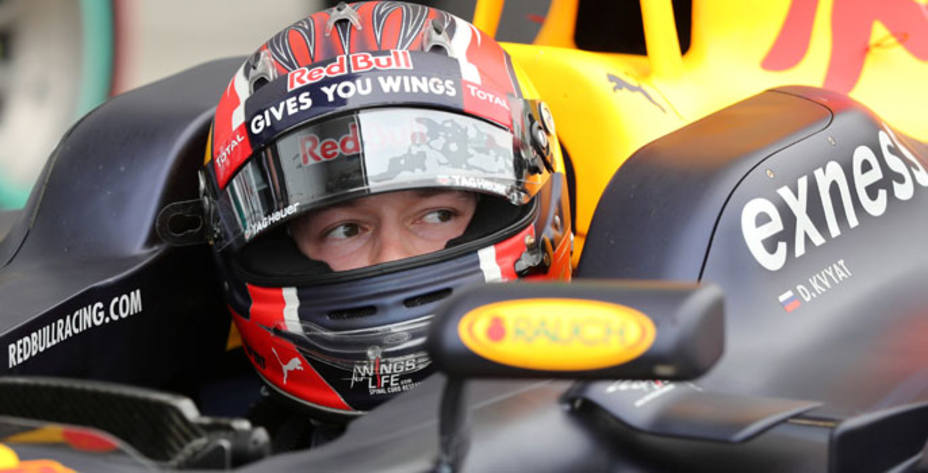 Kvyat baja a Toro Rosso pese a su tercer puesto en el GP de China. Reuters.