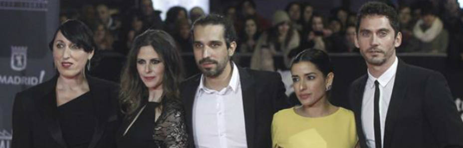 Los actores Rossy de Palma, Bárbara Santa-Cruz, Inma Cuesta y Paco León y el director Javier Ruiz durante la entrega de los Premios Feroz (EFE)