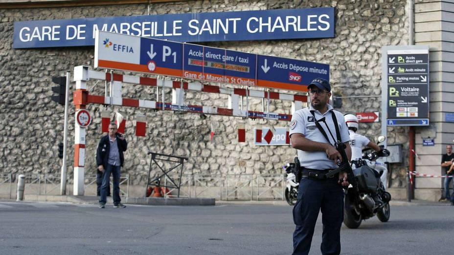 Man kills two passengers with knife at Marseille train station
